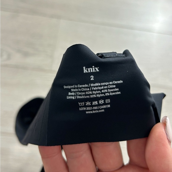 Knix V-Neck Evolution Wireless Unpadded Bra Size 2 Black - Picture 4 of 4